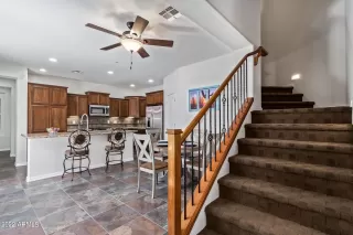 Photo #3: 6408427 Listing