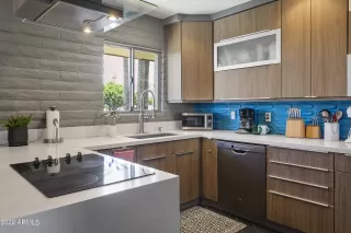 Photo #6: 6408458 Listing 