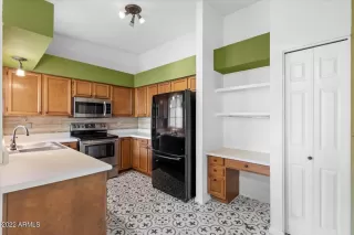 Photo #5: 6408607 Listing 