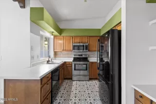 Photo #6: 6408607 Listing 