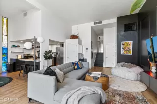 Photo #6: 6408845 Listing