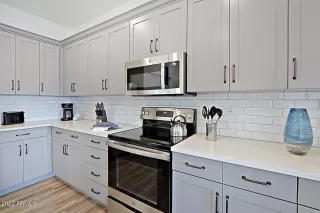 Photo #4: 6408915 Listing