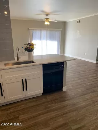 Photo #4: 6408938 Listing
