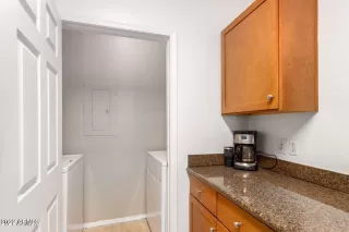 Photo #5: 6409050 Listing