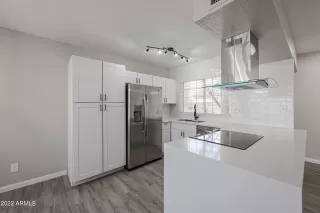 Photo #5: 6409133 Listing