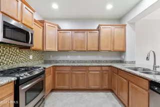 Photo #3: 6409179 Listing