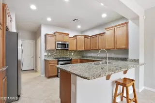 Photo #4: 6409179 Listing