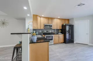 Photo #2: 6409195 Listing