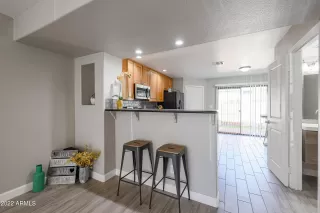 Photo #4: 6409195 Listing