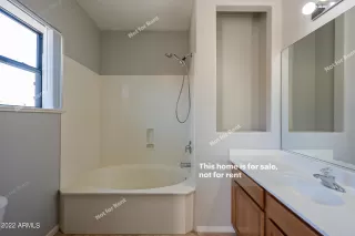 Photo #5: 6409419 Listing