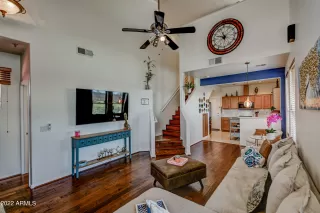 Photo #5: 6409823 Listing