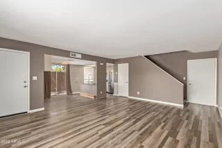 Photo #5: 6409833 Listing