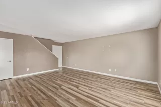 Photo #6: 6409833 Listing