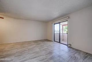 Photo #6: 6409871 Listing