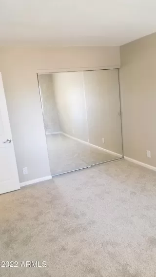 Photo #5: 6410003 Listing