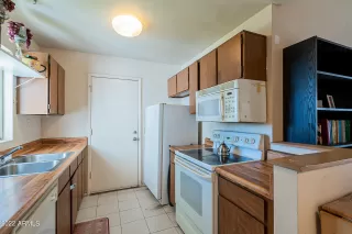 Photo #5: 6410073 Listing 