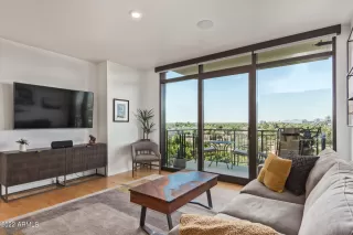 Photo #1: 6410076 Listing 