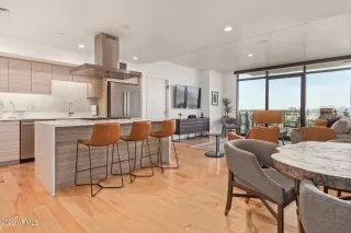 Photo #4: 6410076 Listing 