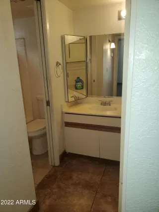 Photo #4: 6410088 Listing