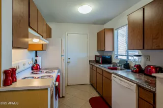 Photo #4: 6410111 Listing 