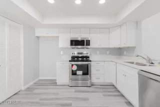 Photo #2: 6410243 Listing 