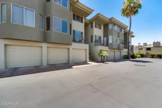 Photo #5: 6410298 Listing