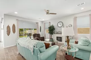 Photo #6: 6410337 Listing 