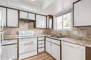 Photo #3: 6410381 Listing