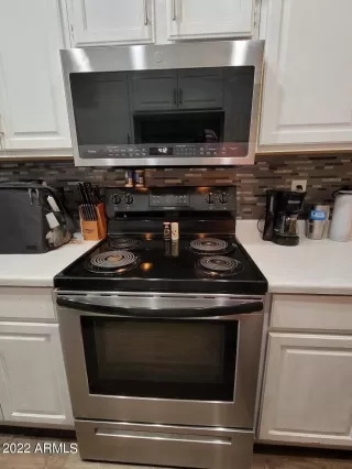 Photo #3: 6410393 Listing