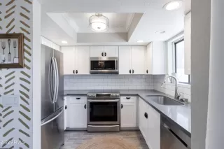 Photo #3: 6410455 Listing