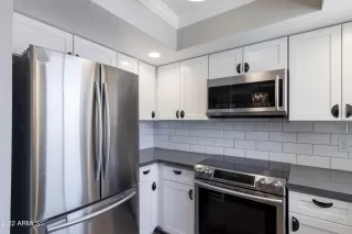 Photo #5: 6410455 Listing