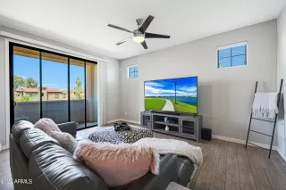 Photo #4: 6410525 Listing