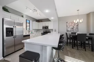 Photo #6: 6410525 Listing