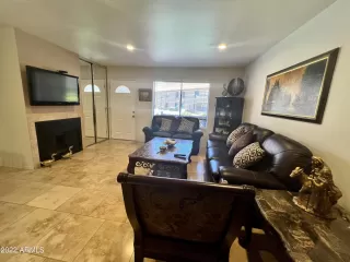 Photo #6: 6410539 Listing