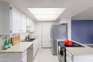 Photo #6: 6410609 Listing