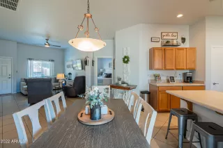 Photo #5: 6410632 Listing