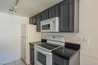 Photo #6: 6410818 Listing 