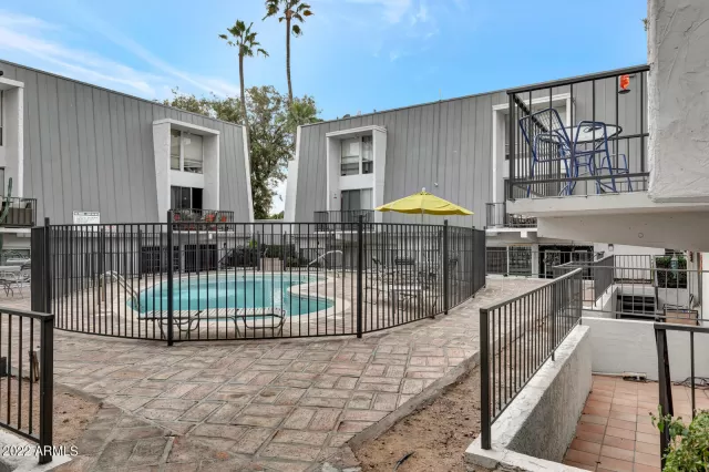 MLS: 6410985 Condo For Sale