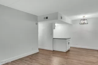 Photo #4: 6410985 Listing 
