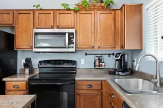 Photo #4: 6411011 Listing