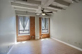 Photo #4: 6411058 Listing