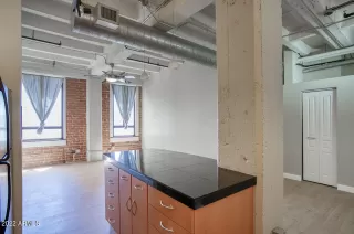 Photo #6: 6411058 Listing