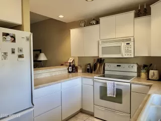 Photo #5: 6411106 Listing