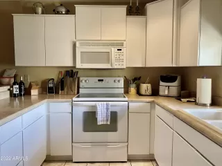 Photo #6: 6411106 Listing