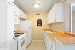 Photo #2: 6411118 Listing