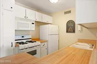 Photo #3: 6411118 Listing