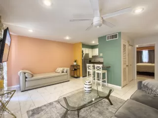 Photo #2: 6411399 Listing