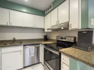 Photo #4: 6411399 Listing