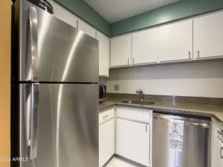 Photo #5: 6411399 Listing