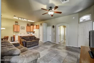 Photo #5: 6411401 Listing 